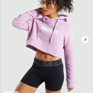 Gymshark Cropped Crest Hoodie in Pink